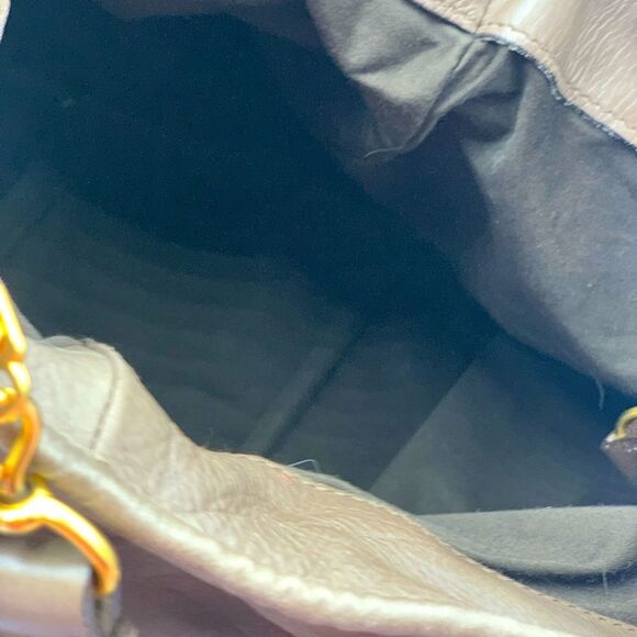 Authentic Very Large Vitello Lux Miu Miu 2way Satchel. Excellent preloved bag. - Picture 2 of 14